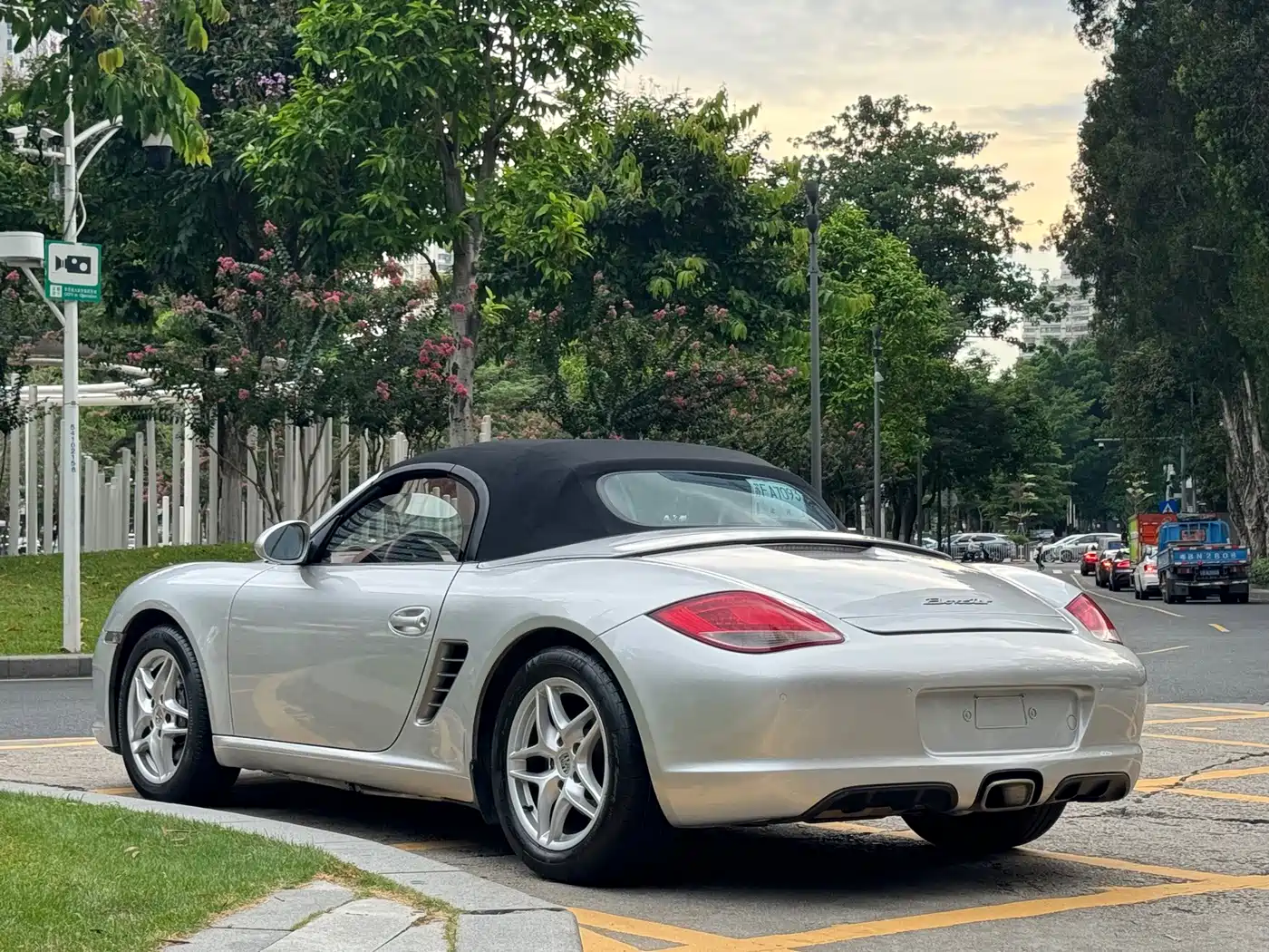 Photo 15 - Porsche Boxster