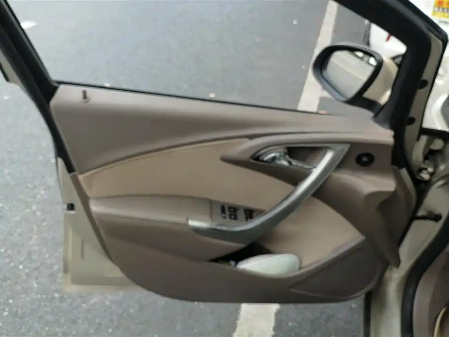 Buick Excelle 2013 GT 1.6L Automatic Fashion Edition фото 7