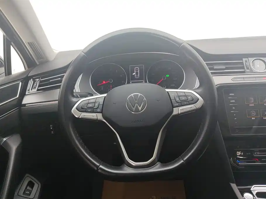 Volkswagen Magotan 2020 330TSI DSG Leading фото 15
