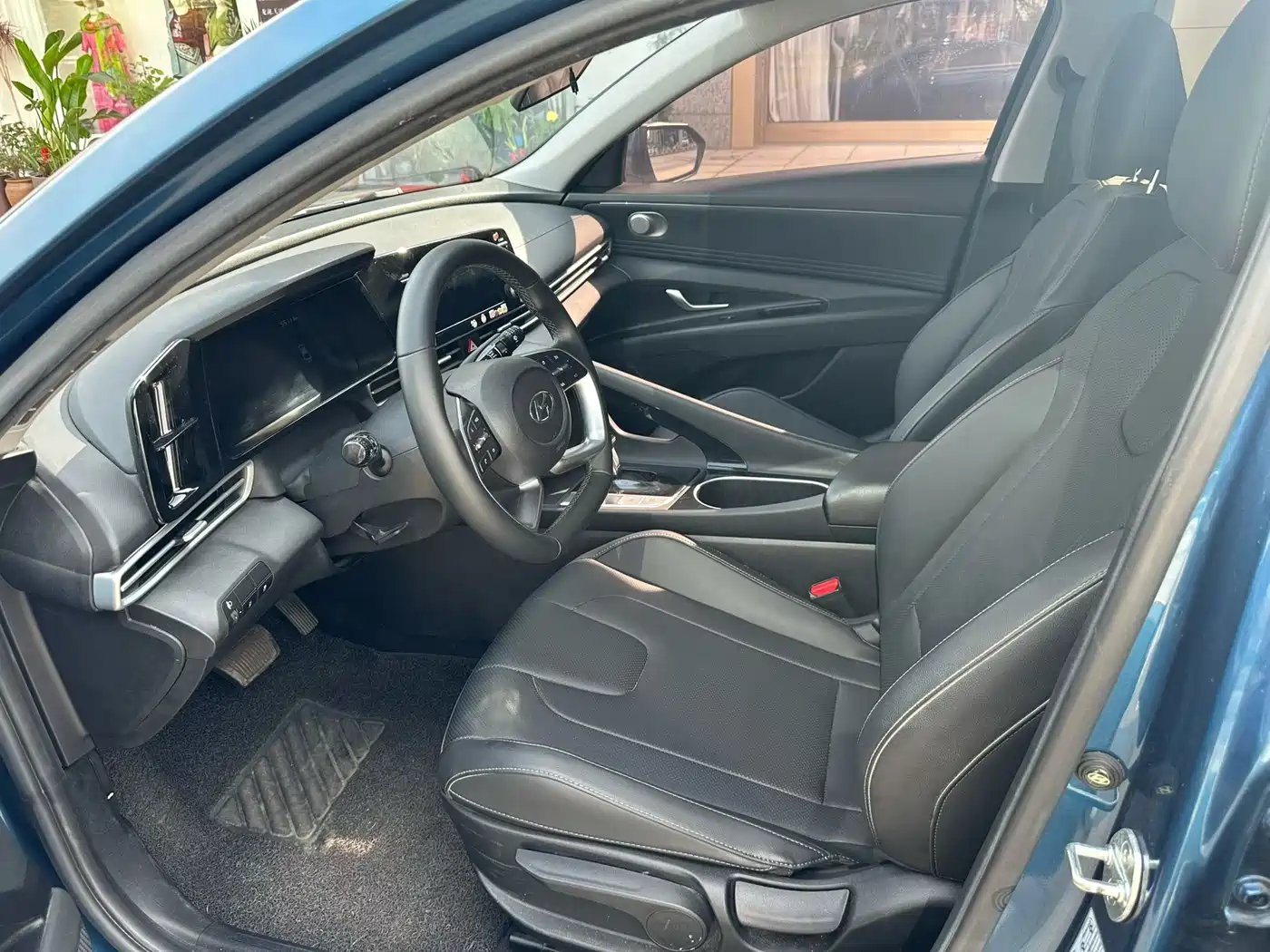 Hyundai Elantra 2022 1.5L CVT GLX Elite Edition фото 4