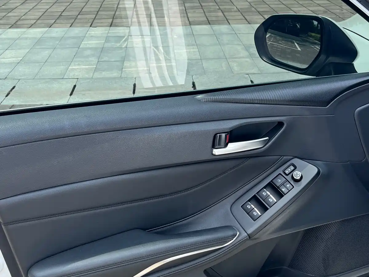 Toyota Avalon 2023 Hybrid 2.5L Luxury Edition фото 22