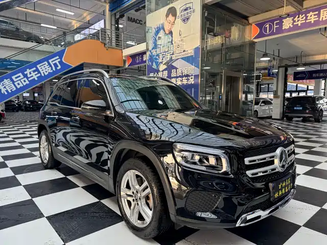MERCEDES-BENZ GLB