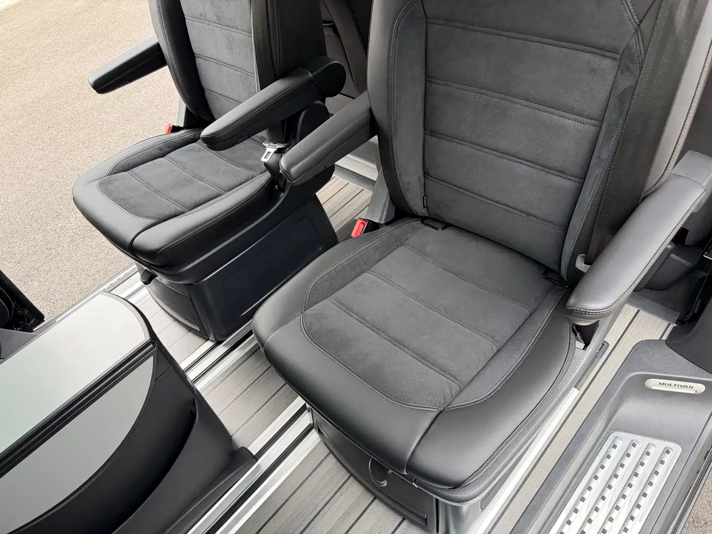Volkswagen Multivan 2019 2019 2.0TSI 4WD Premium 7-seater