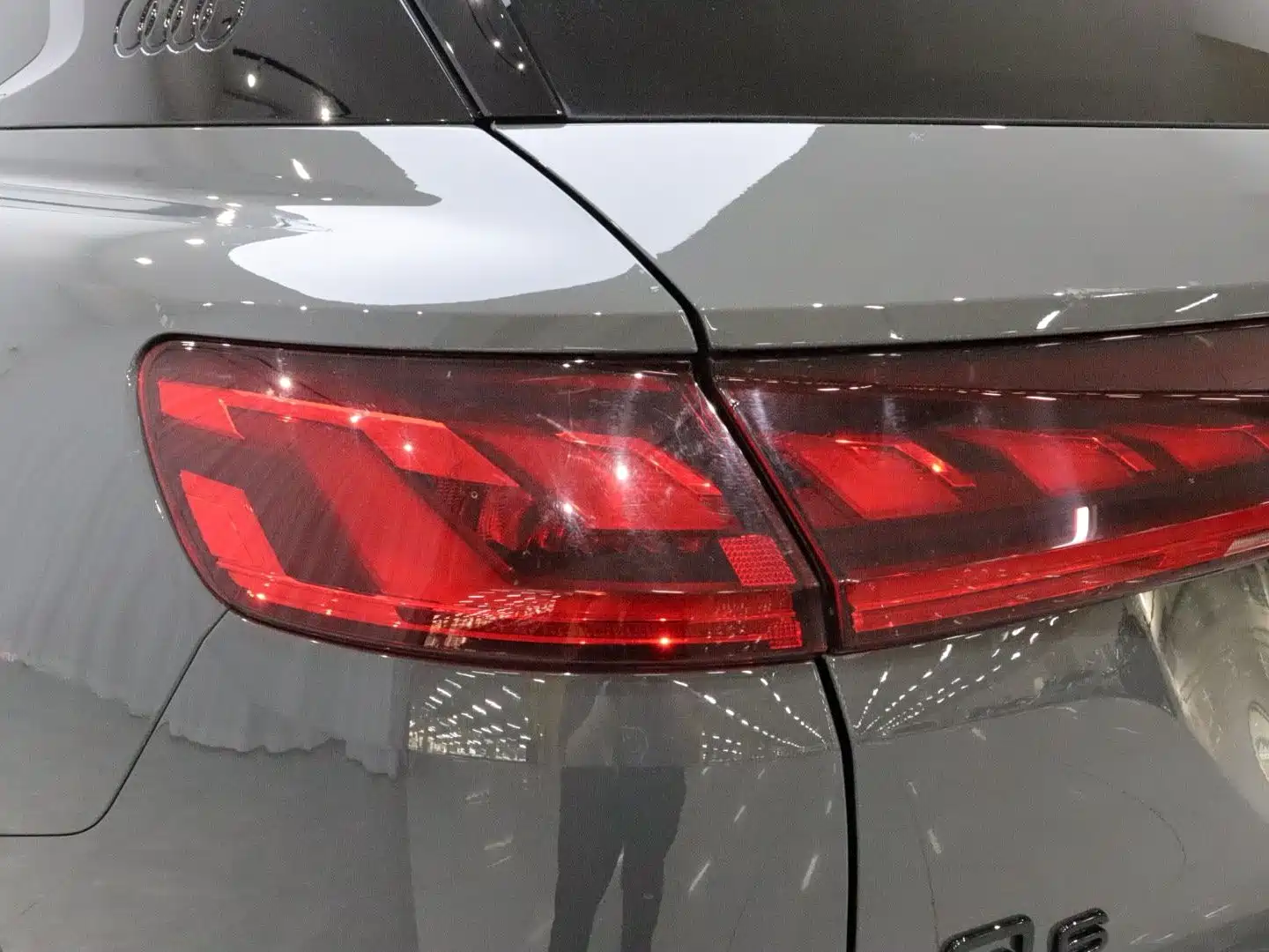 Photo 19 - Audi Q6