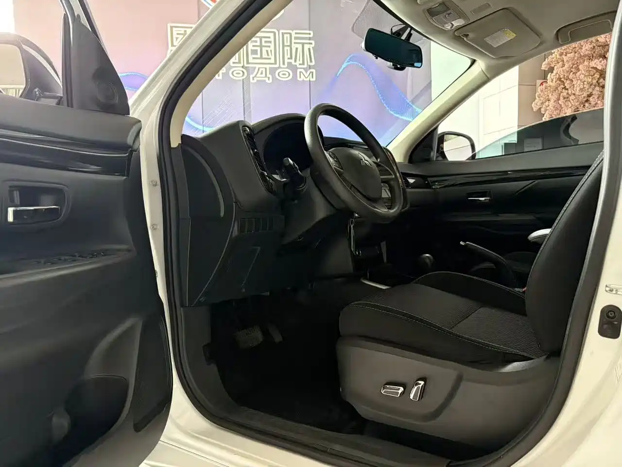 Mitsubishi Outlander 2022 2021 2.0L FWD Comfort Edition 5-seater