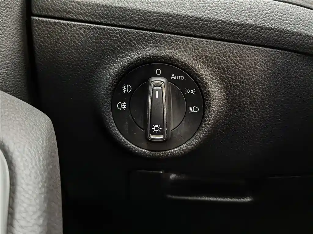 Škoda Superb 2016 TSI330 DSG Smart Edition фото 21