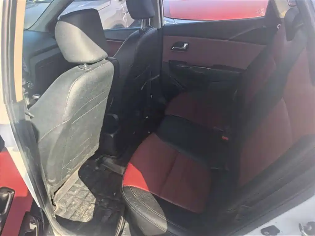 Kia K2 2015 Hatchback 1.4L AT GLS Cool Edition фото 5