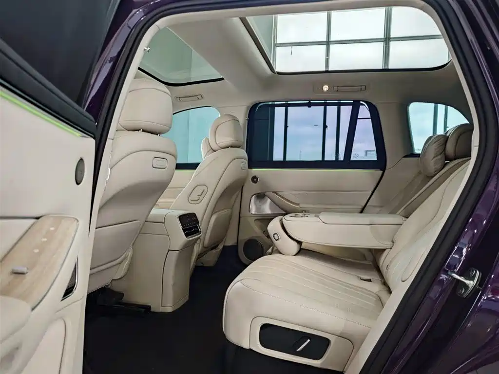 AITO Wenjie AITO M8 2025 Range Extender Max+ Edition 53.4kWh 5-seater фото 24