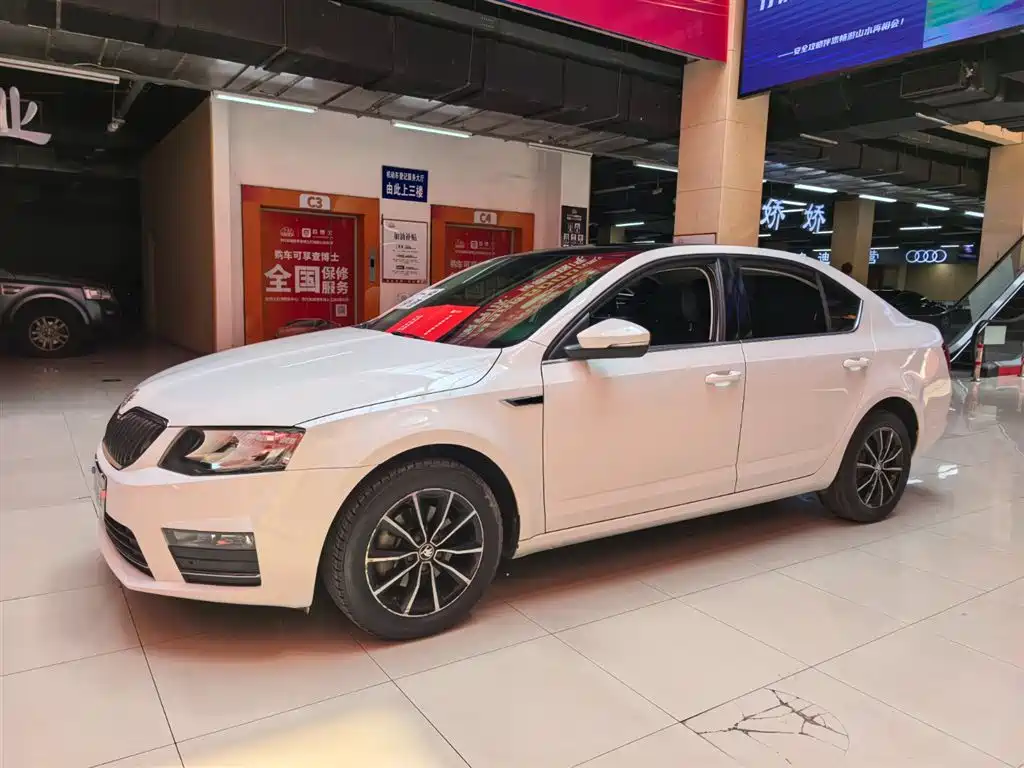 Škoda Octavia 2016 1.6L Automatic Smart Edition