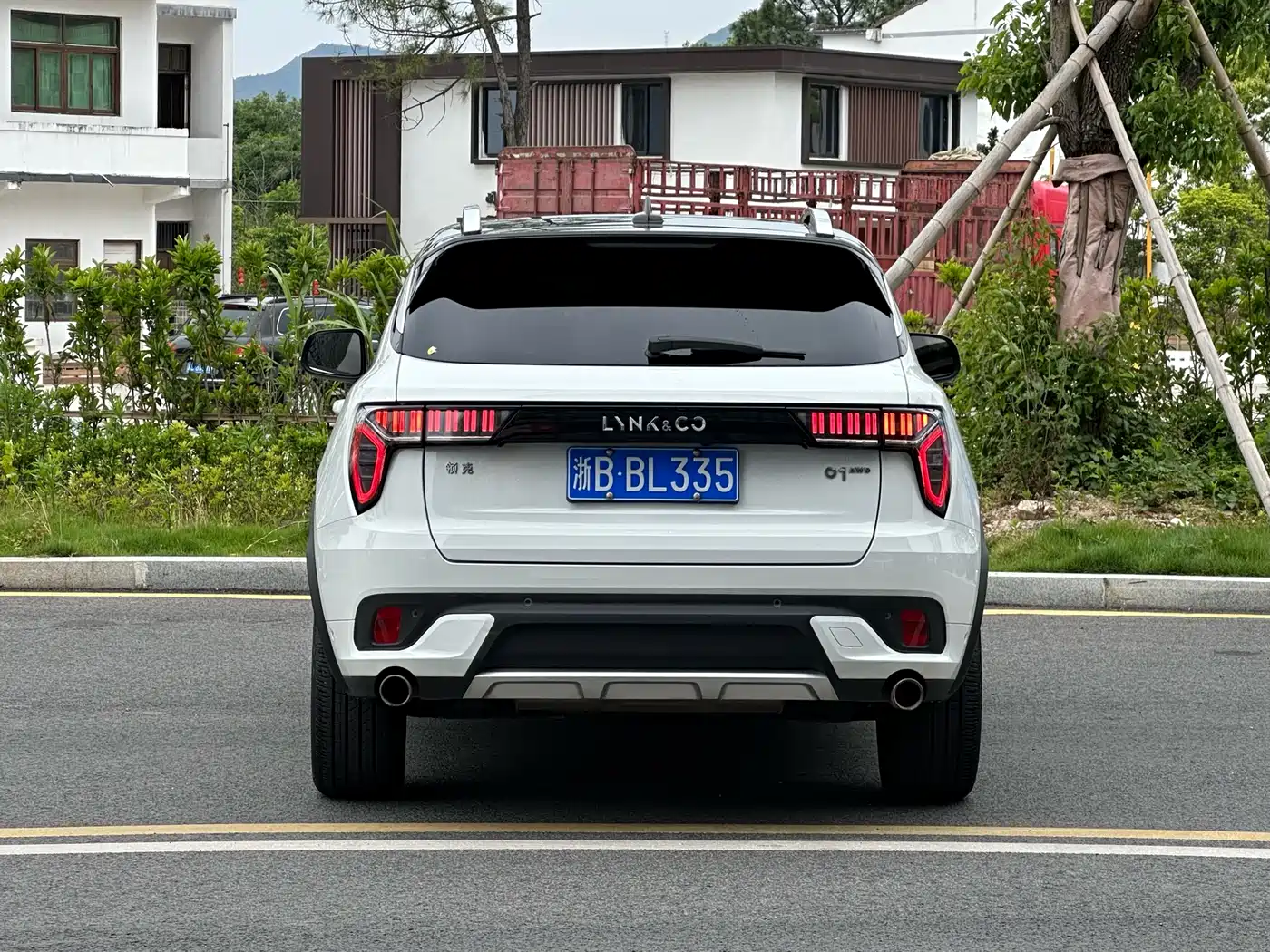 Lynk & Co 01 2017 2.0T AWD Pro фото 4