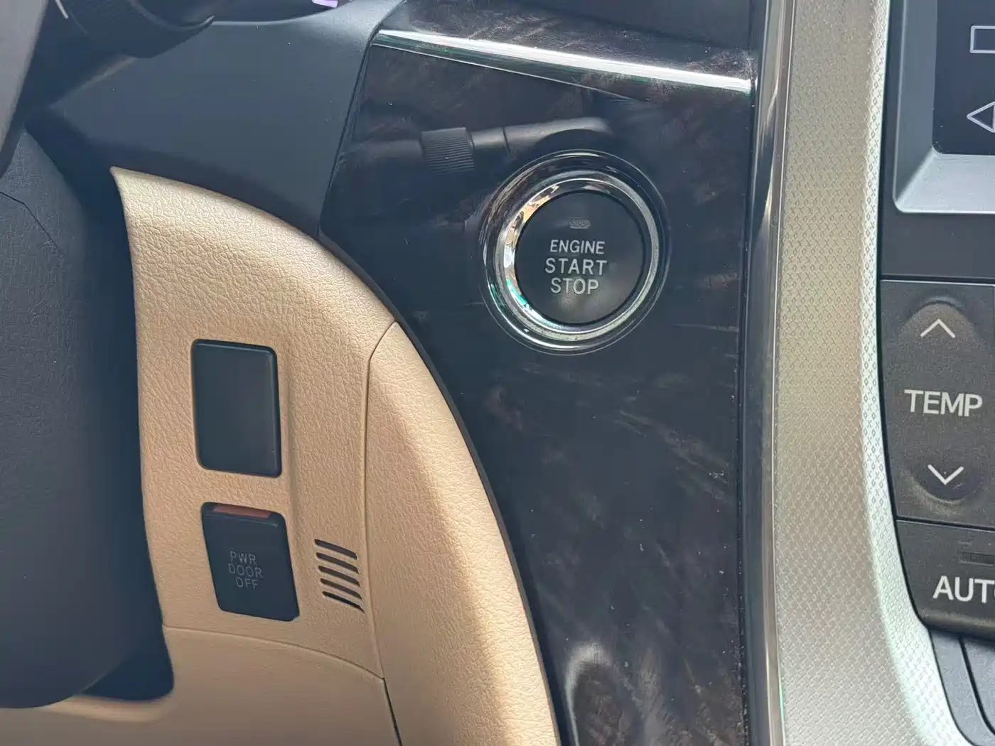Toyota Alphard 2012 2.4L Luxury Edition фото 23
