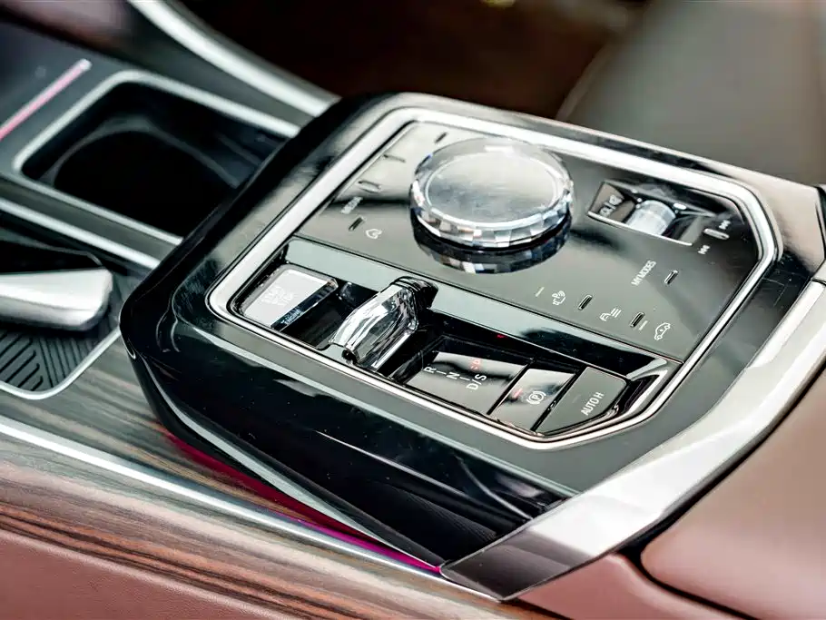 BMW 7 Series 2023 Model 735Li M Sport Package фото 18