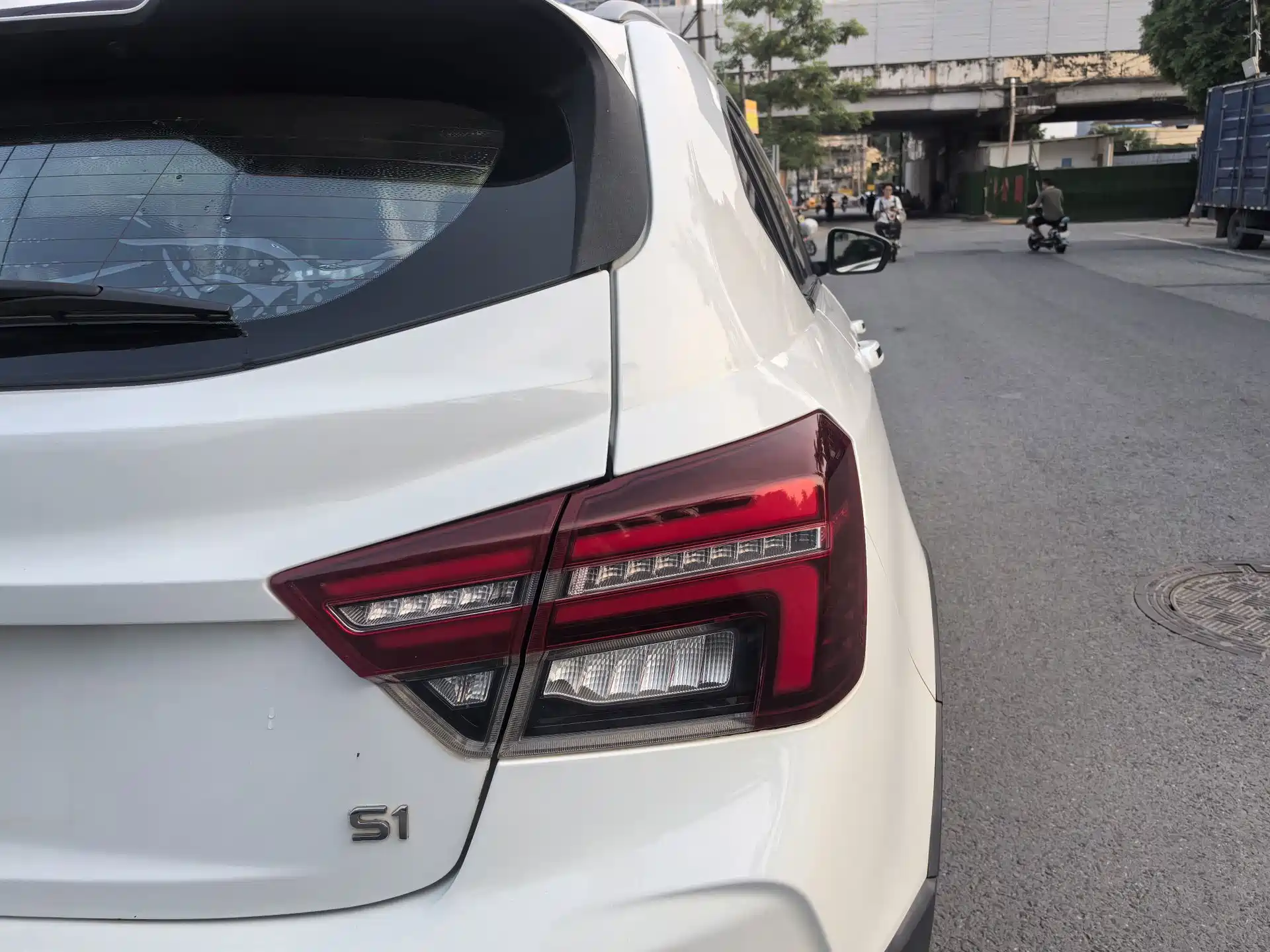 Фото 21 - Geely Vision S1