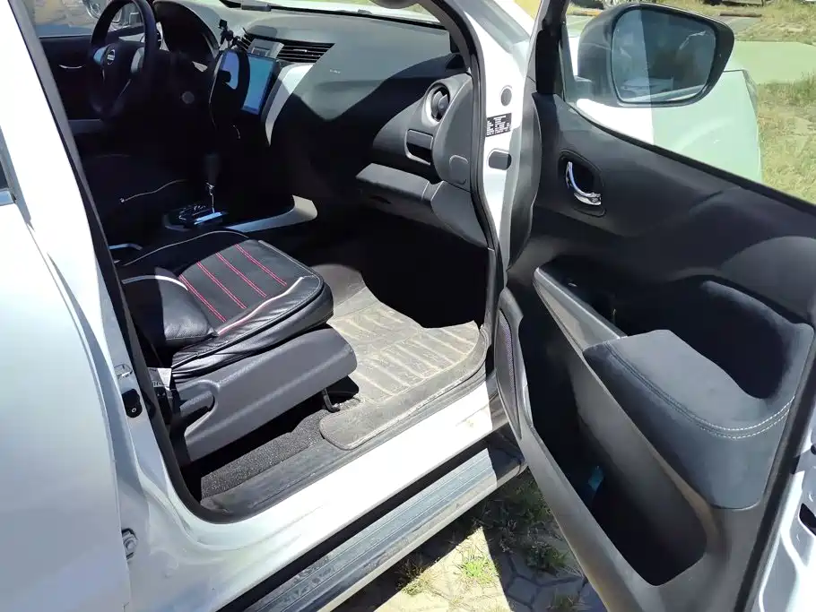 Nissan Navara 2019 2017 Model 2.5L Automatic 2WD Luxury QR25