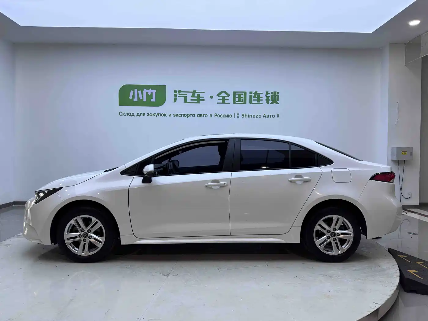 Toyota Levin 2022 185T CVT Luxury Edition фото 9