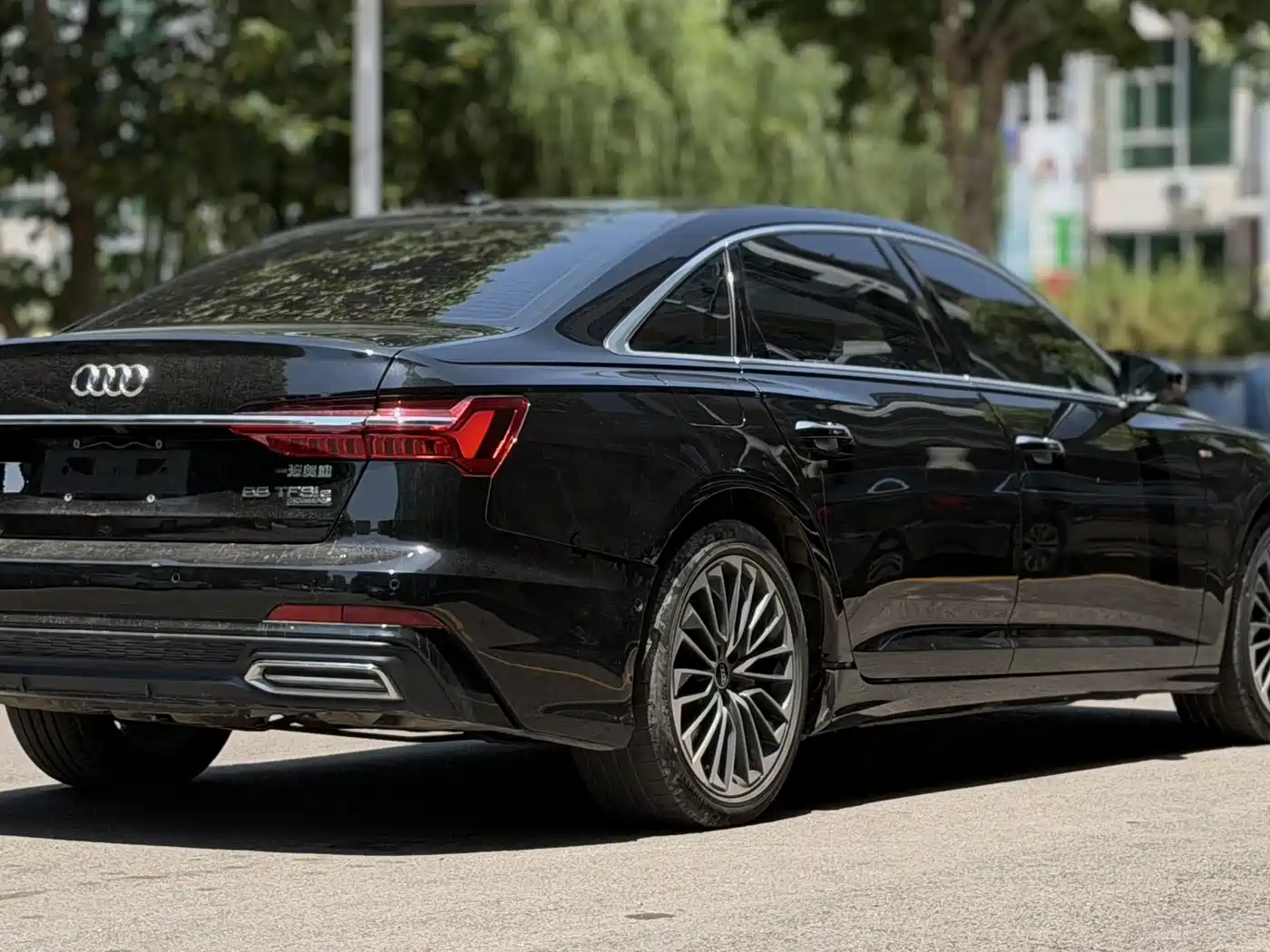 Audi A6L New Energy 2022 55 TFSI e quattro фото 4