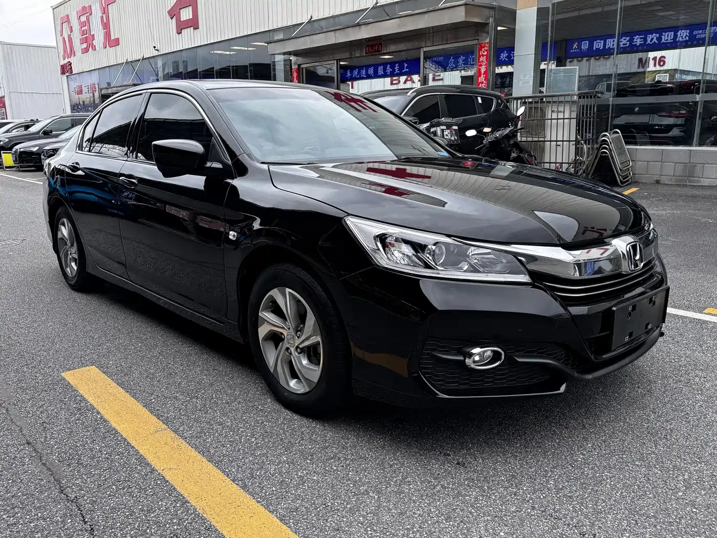 Honda Accord 2016 2.0L Comfort Edition фото 3