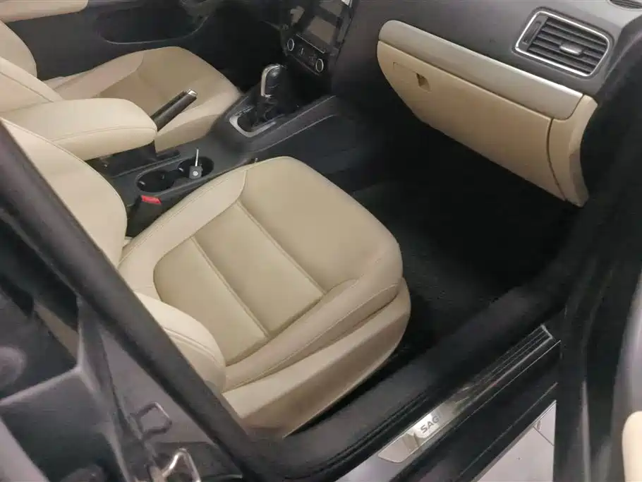 Volkswagen Sagitar 2014 Facelift 1.4TSI Automatic Luxury фото 8
