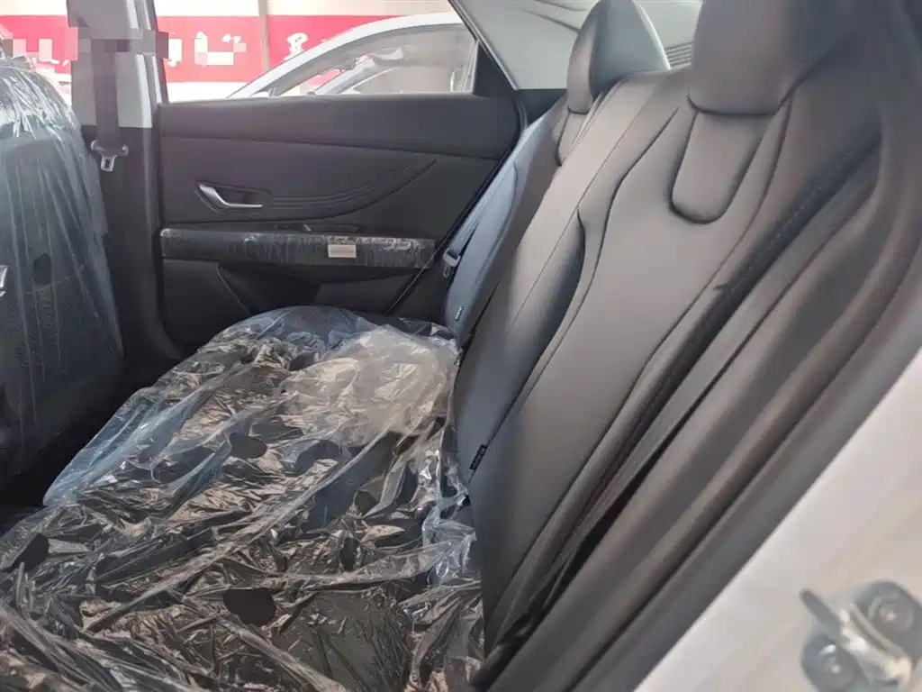 Hyundai Elantra 2023 1.5L CVT GLX Elite Edition фото 17