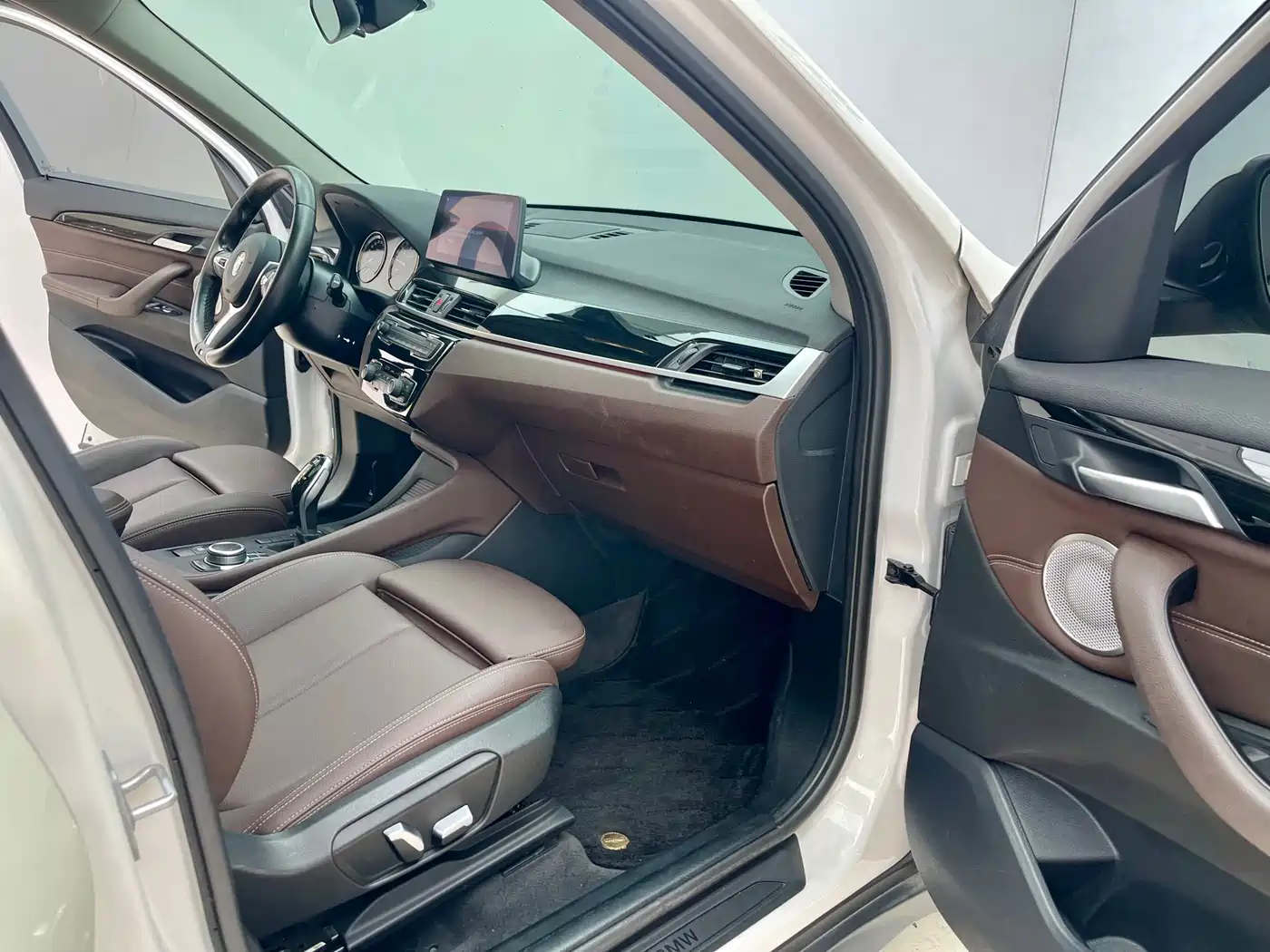 BMW X1 2021 sDrive25Li Leading фото 14