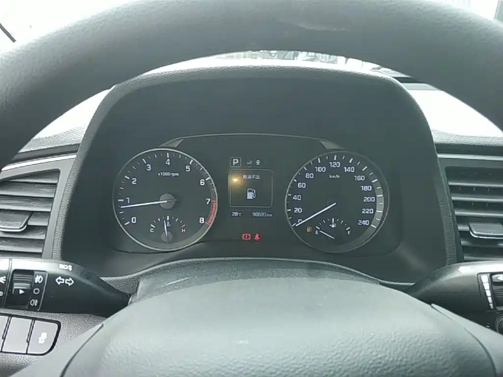 Hyundai Elantra 2016 Model 1.6L Automatic Smart Elite фото 12