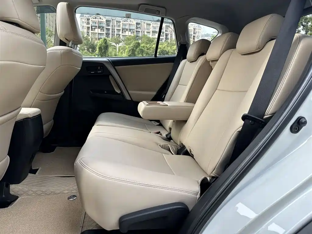 Toyota RAV4 Rongfang 2019 2.0L CVT 2WD Trend X Limited Edition China V фото 12