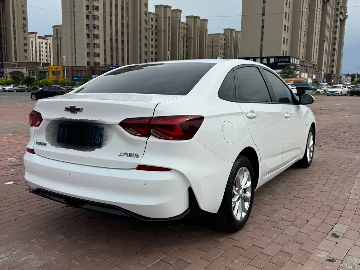 CHEVROLET CRUZE