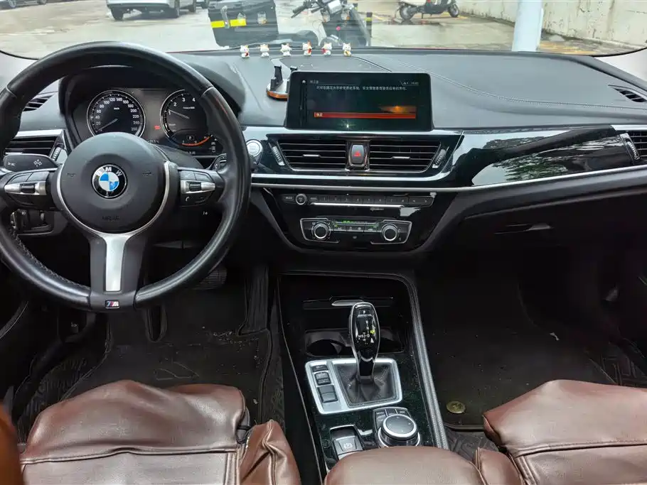 BMW 1 Series 2021 120i M Sport Shadow Edition фото 12