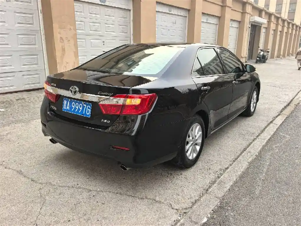 Toyota Camry 2012 2.5G Luxury Navigation Edition фото 4
