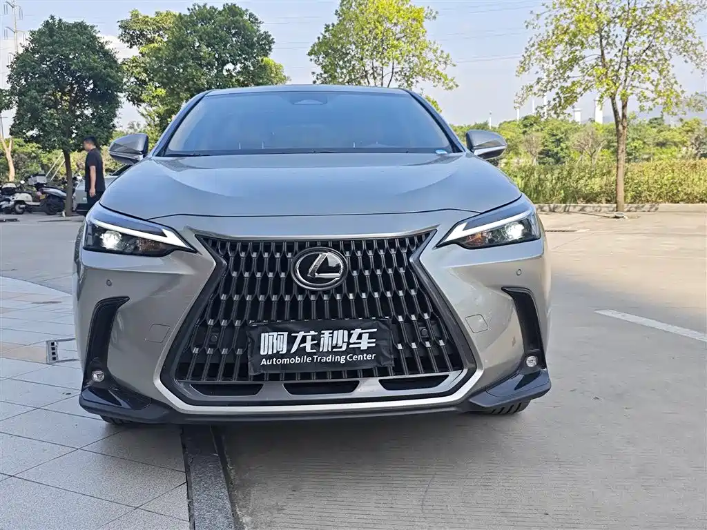Photo 2 - Lexus NX