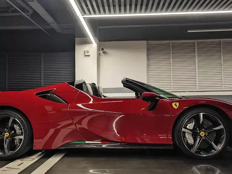 Ferrari SF90 2023 2021 3.9T V8 Spider