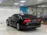 Photo 9 - Audi A8