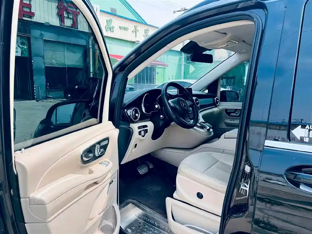 Mercedes-Benz V-Class 2016 V 260 L Premium Long фото 4