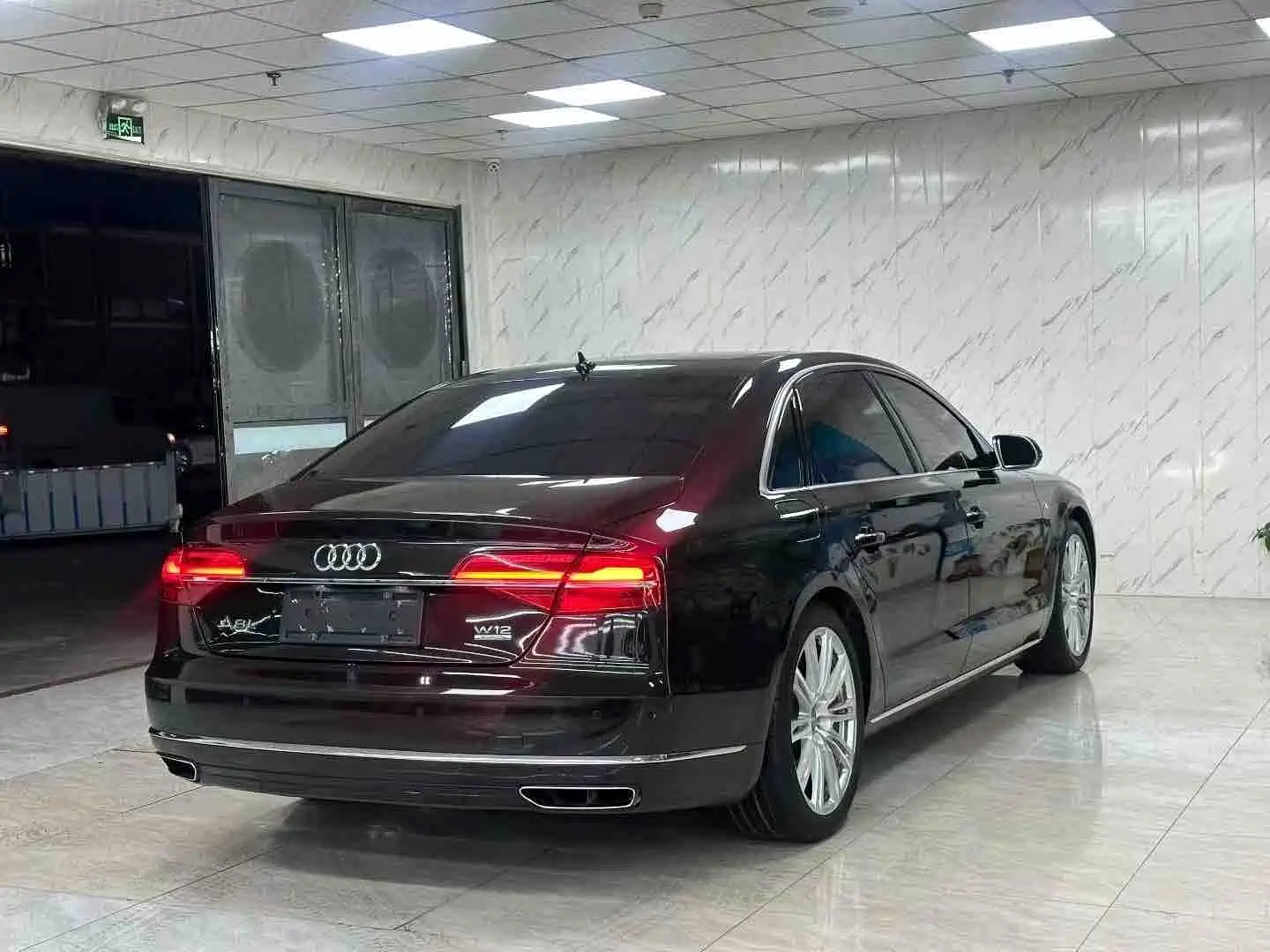 Photo 7 - Audi A8