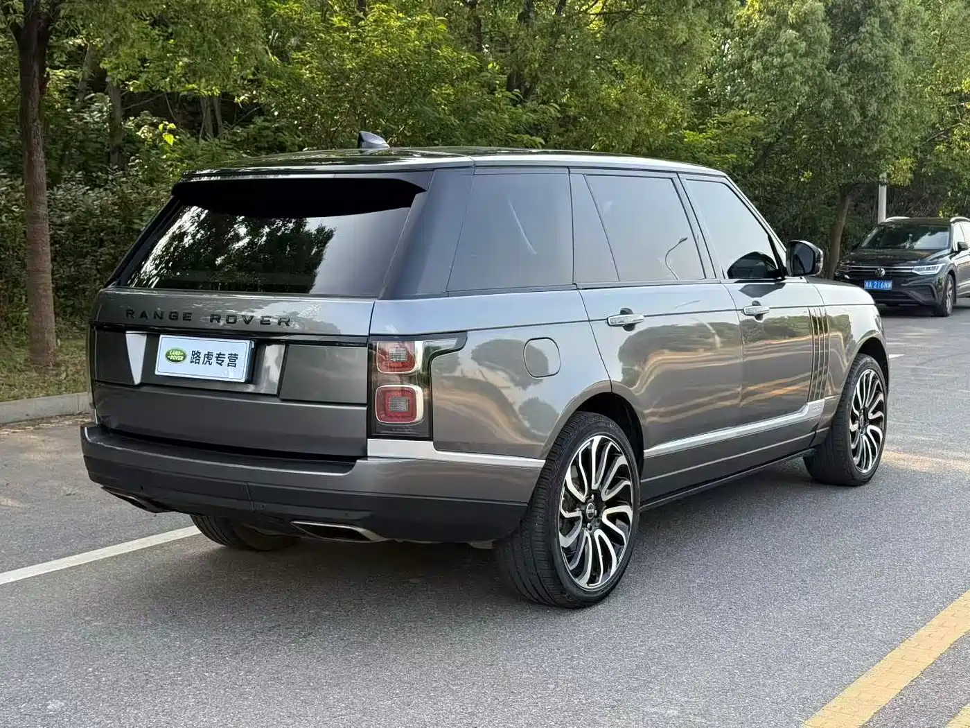 Land Rover Range Rover 2015 3.0 SC V6 Vogue SE Genesis Extended Edition фото 9