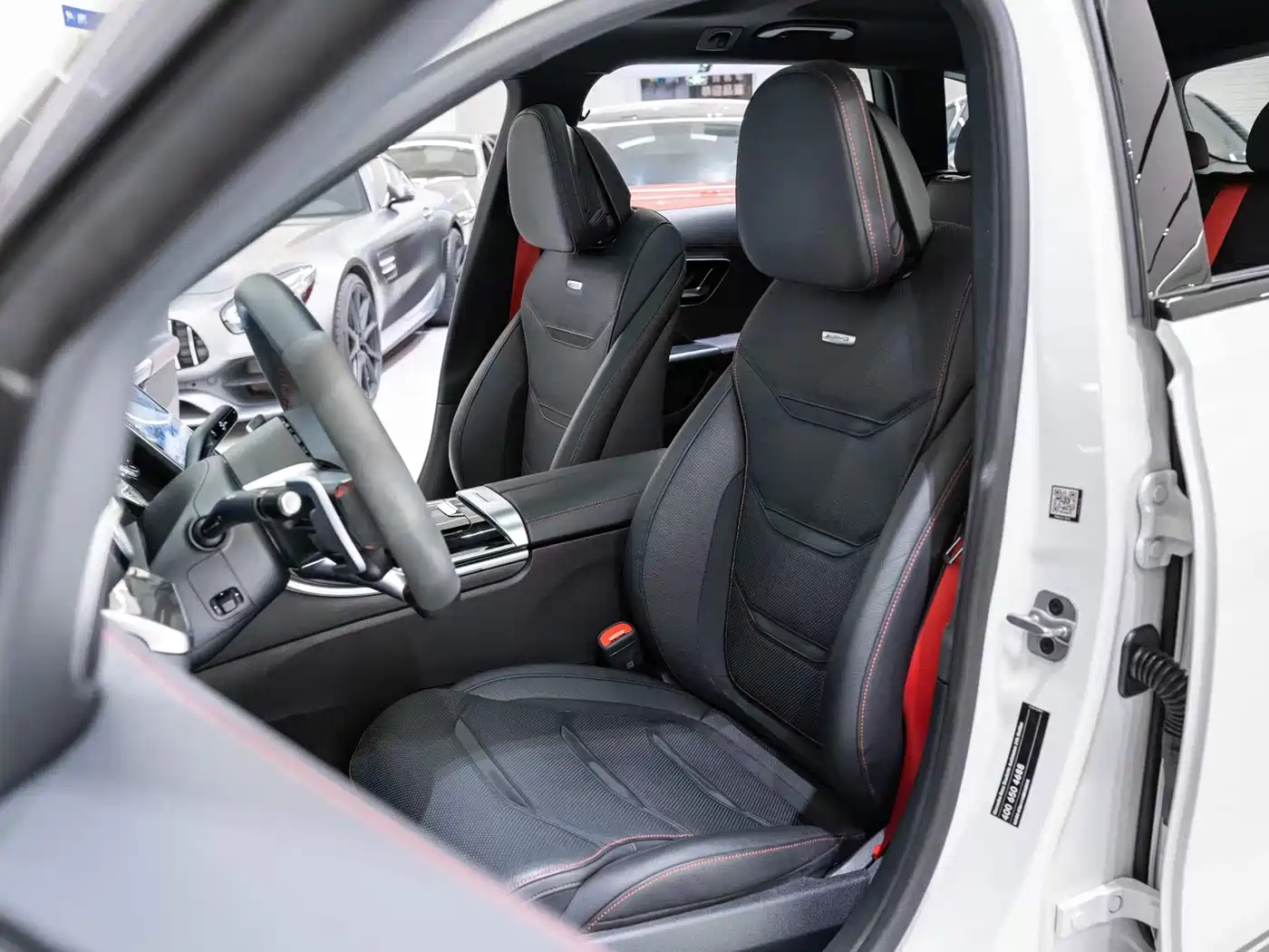 Mercedes-Benz C-Class AMG 2024 AMG C 43 4MATIC Wagon Special Edition фото 8