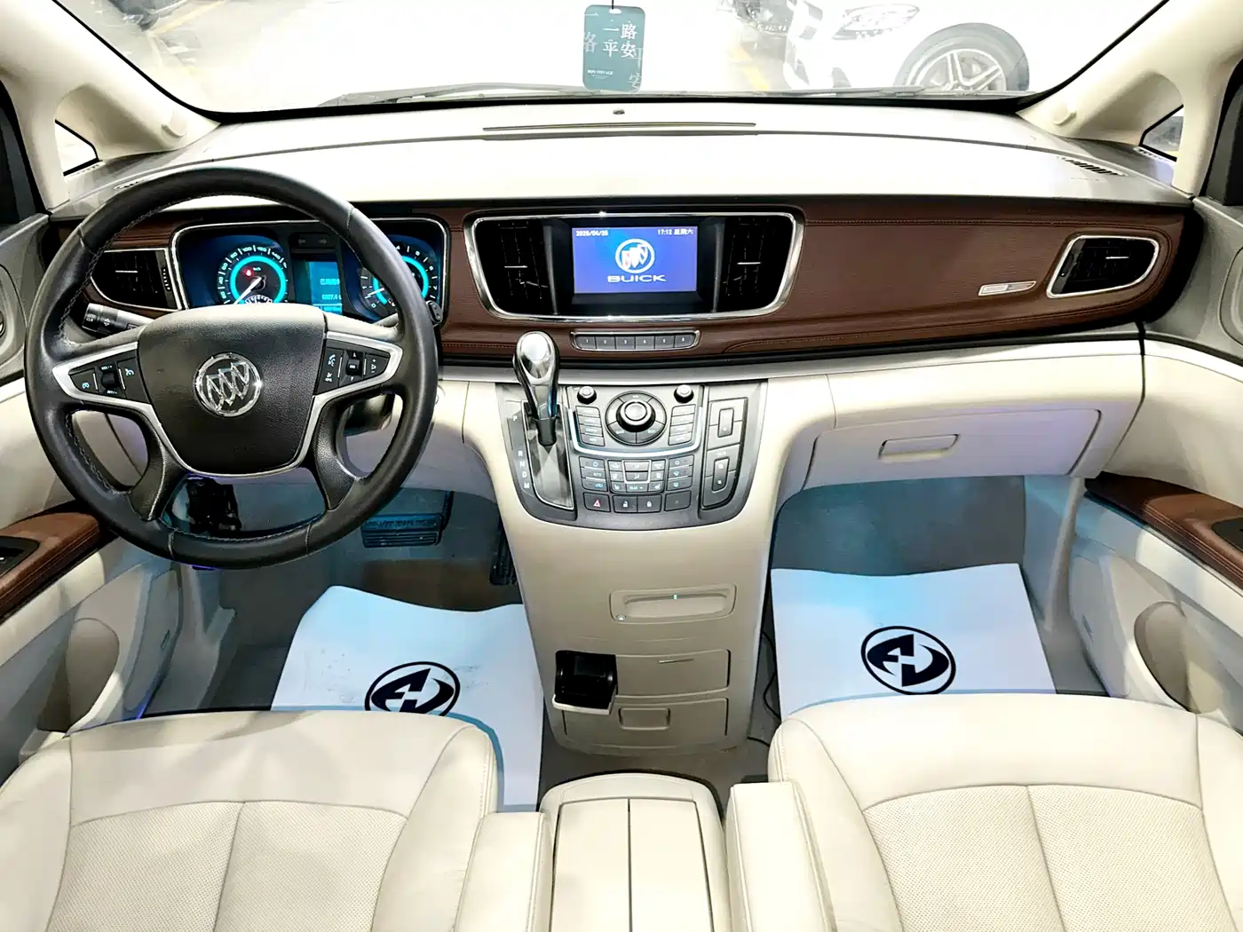 Buick GL8 2014 3.0L XT Luxury Business Flagship фото 5