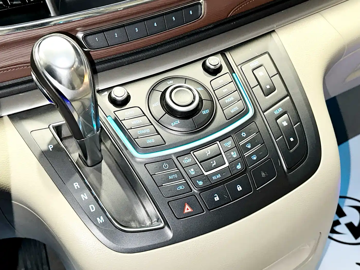 Buick GL8 2014 3.0L XT Luxury Business Flagship фото 14