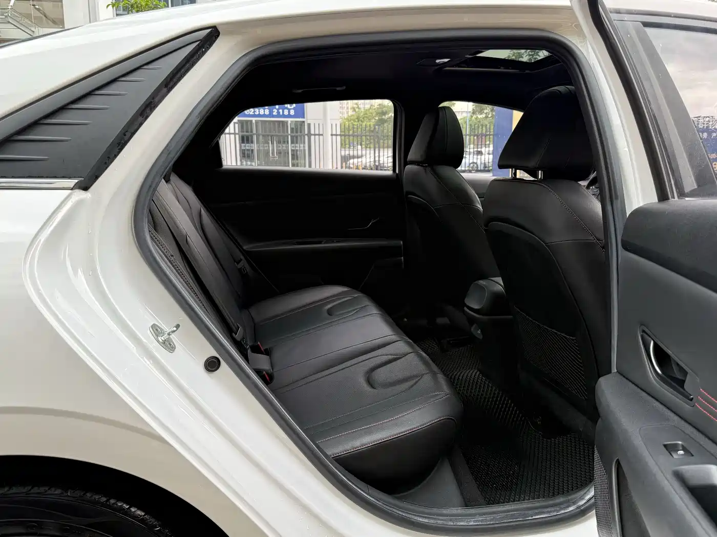 Hyundai Elantra 2021 240TGDi DCT LUX Premium Edition фото 18