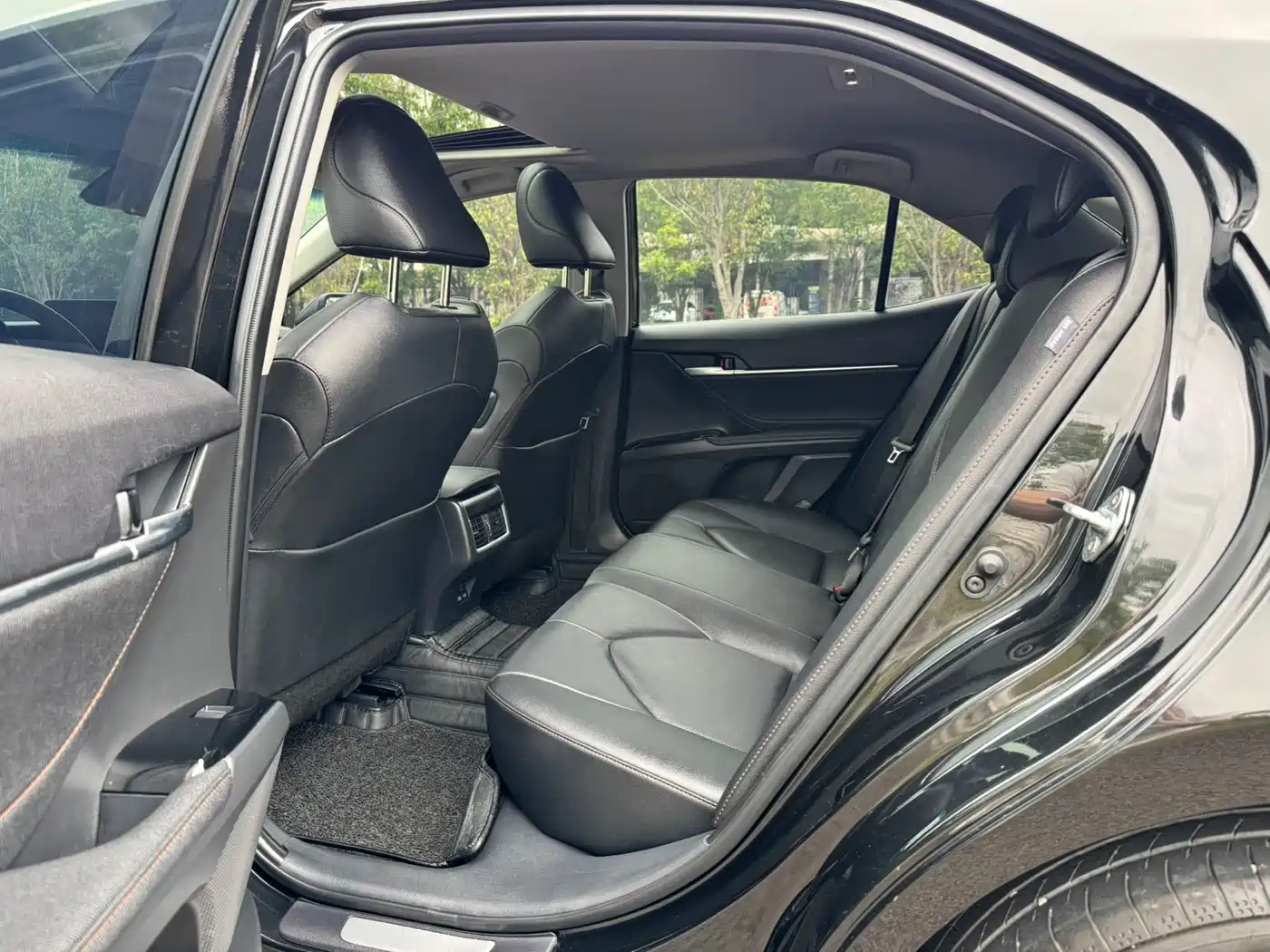 Toyota Camry 2023 2.0G Luxury Edition фото 6