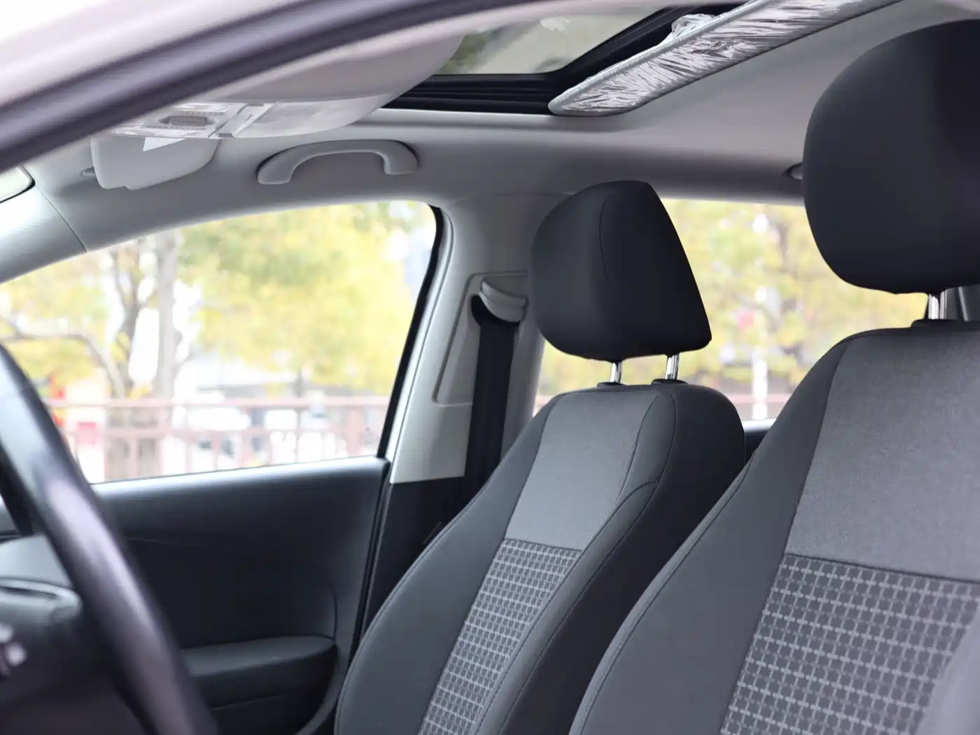 Volkswagen Polo 2016 1.6L Automatic Comfort фото 18