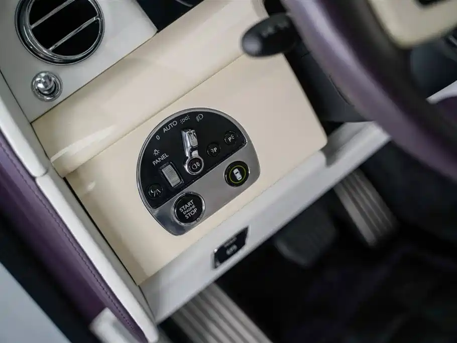 Фото 21 - Rolls-Royce Phantom