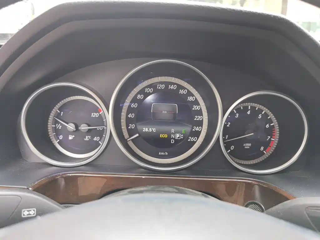 Photo 4 - Mercedes-Benz E-Class