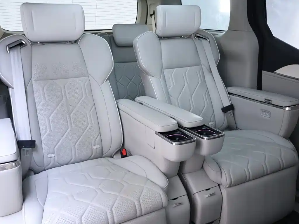 Volvo EM90 2024 2025 Ultra Six-Seater