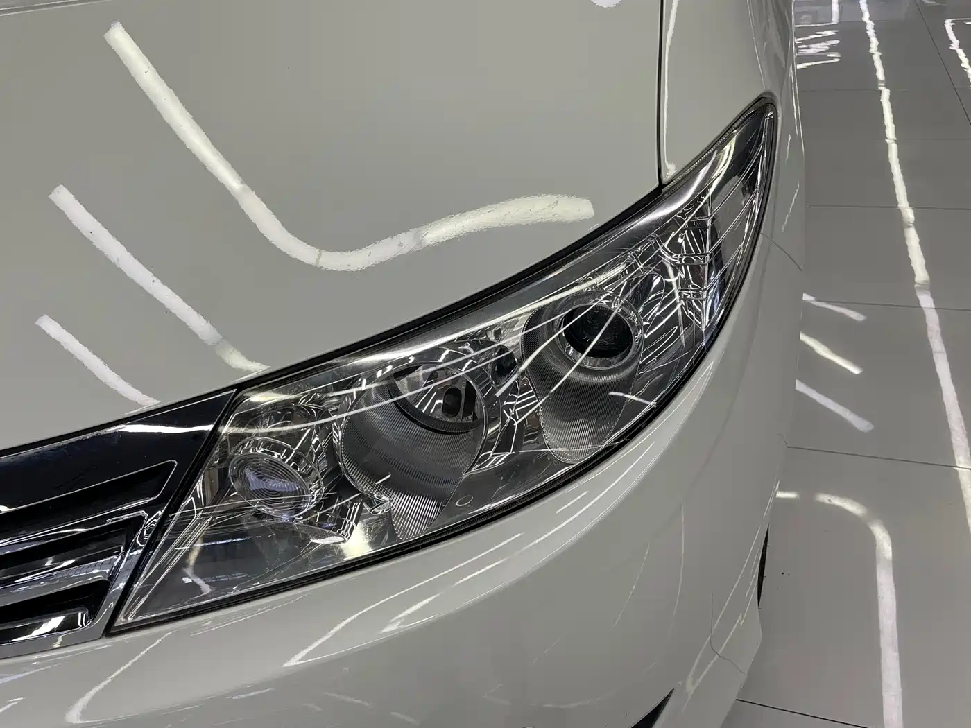 BYD M6 2014 2013 2.4L Automatic Premium