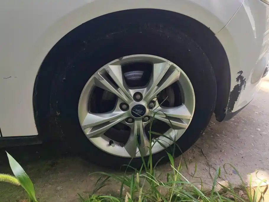 Фото 6 - Ford Focus