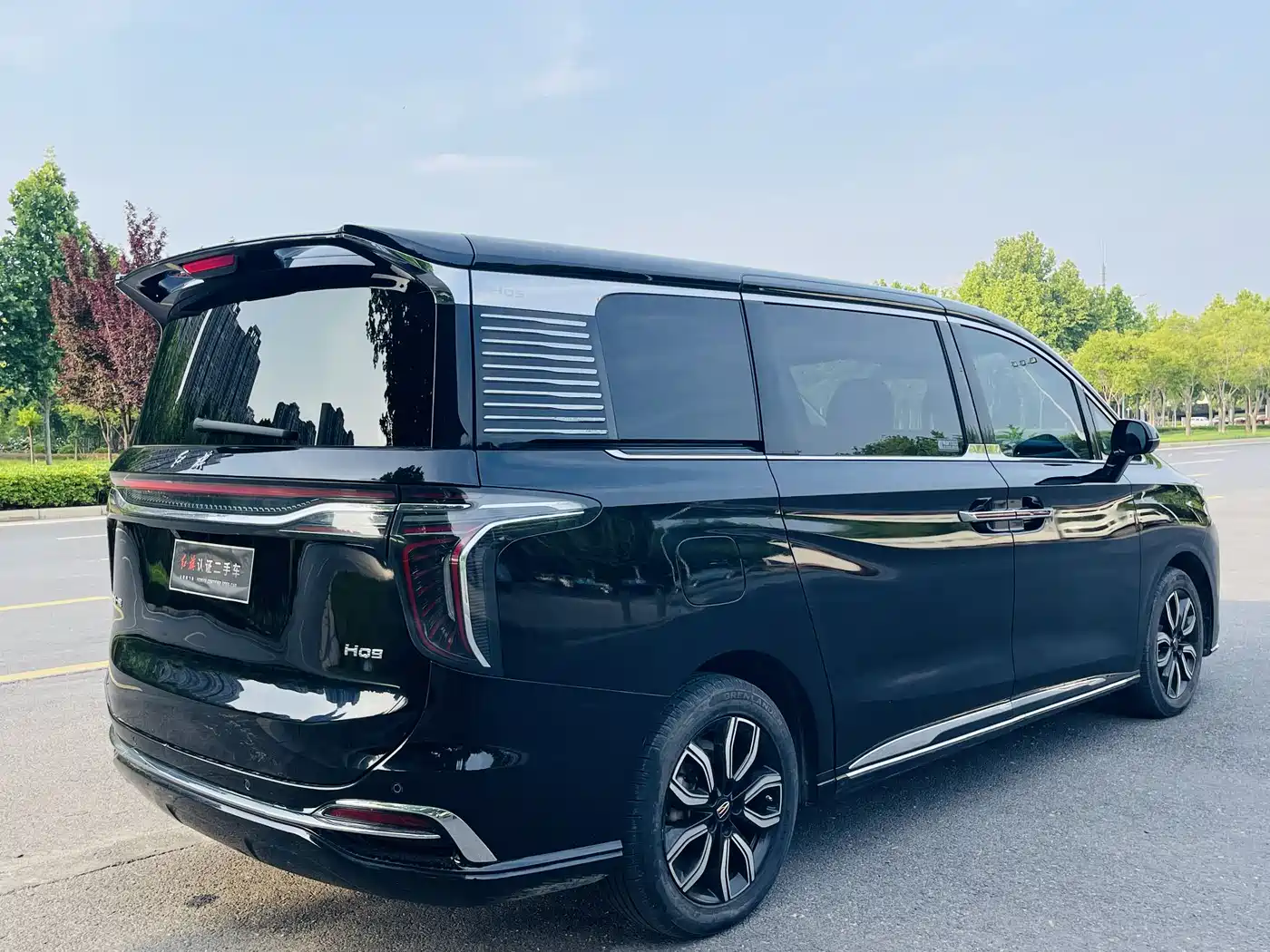 Hongqi HQ9 2023 2.0T Smart Connect Flag Enjoy Edition фото 29