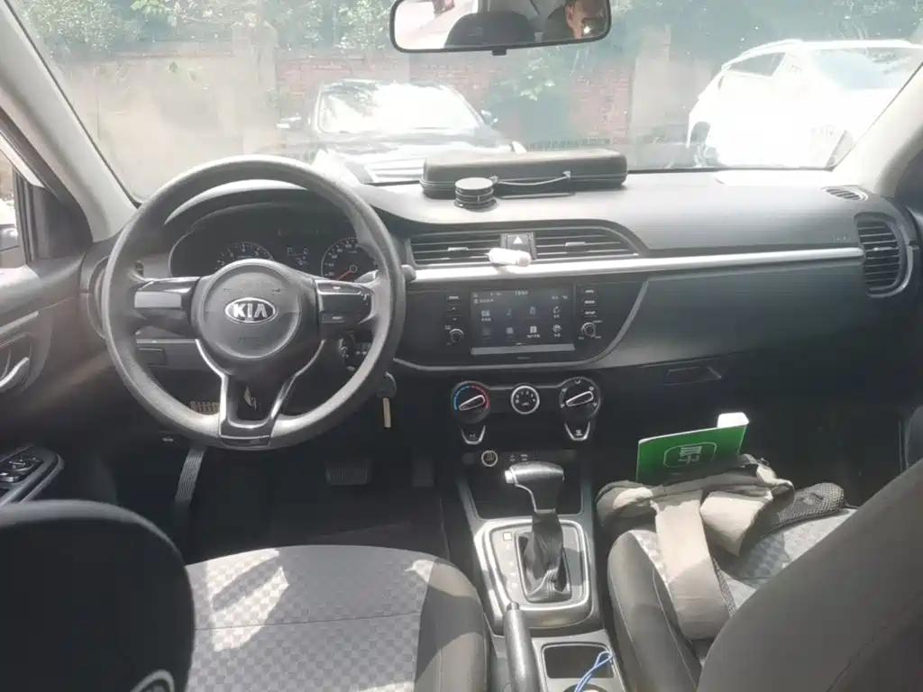 Kia K2 2017 2017 Sedan 1.4L AT GLS
