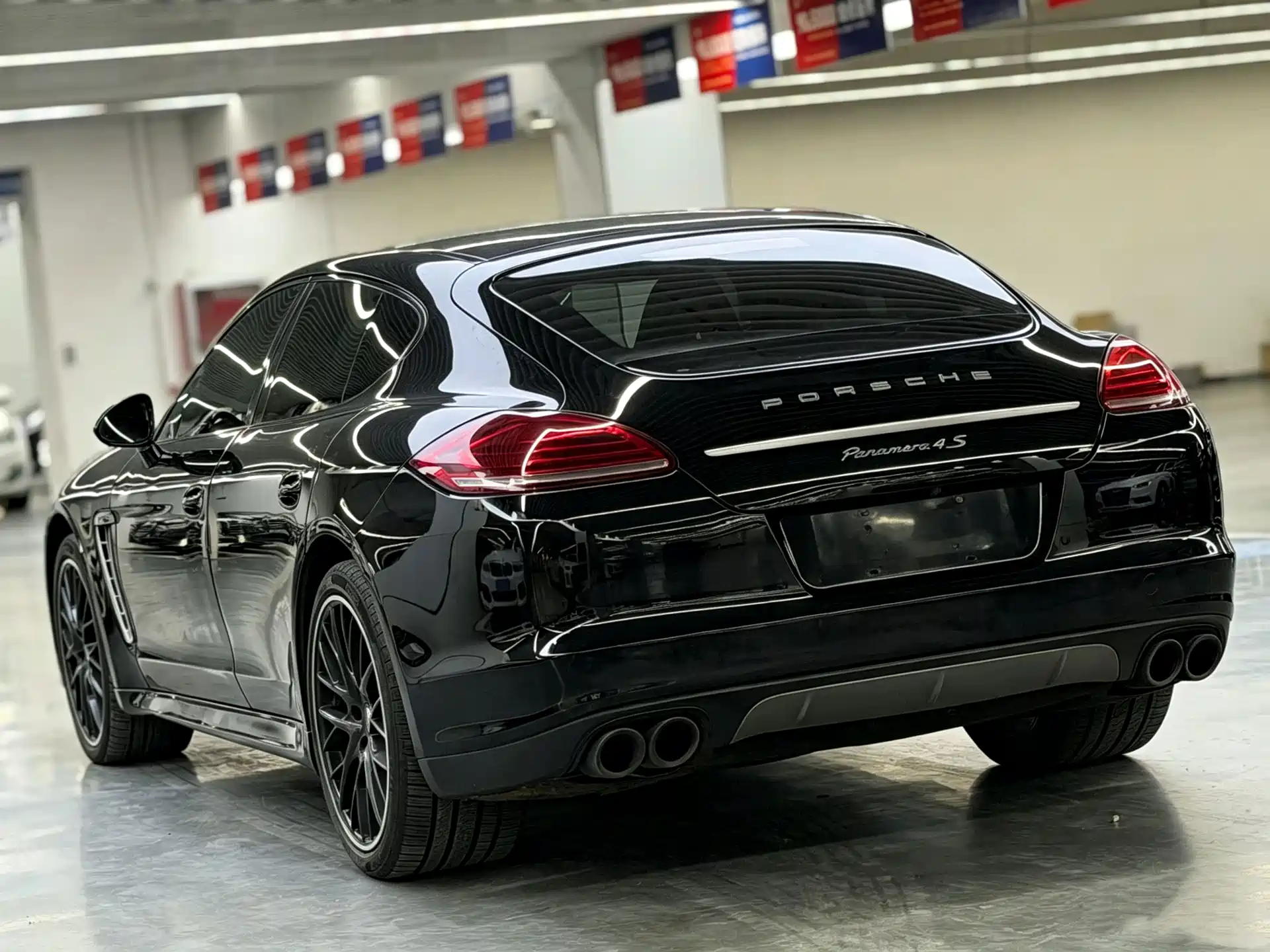 Фото 8 - Porsche Panamera