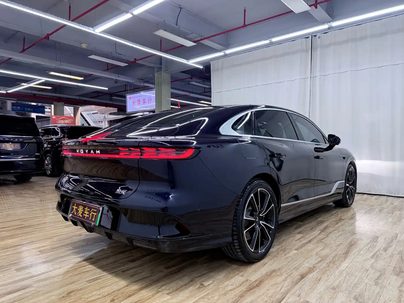 Voyah Auto VOYAH Zhuiguang 2024 PHEV AWD Ultra Long Range Flagship фото 7
